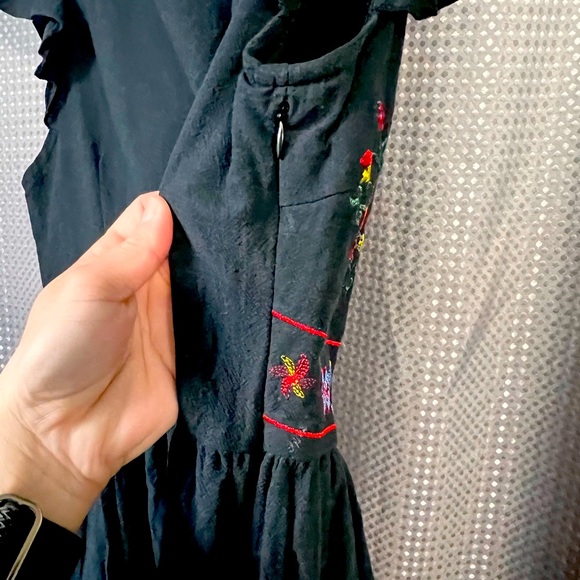 Boho Embroidered Floral Black Midi Dress Ruffle Sleeve Women’s Small NWOT - Picture 4 of 5